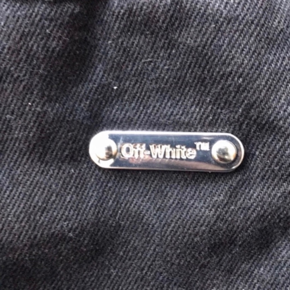 Off-White - Picture 2 of 7
